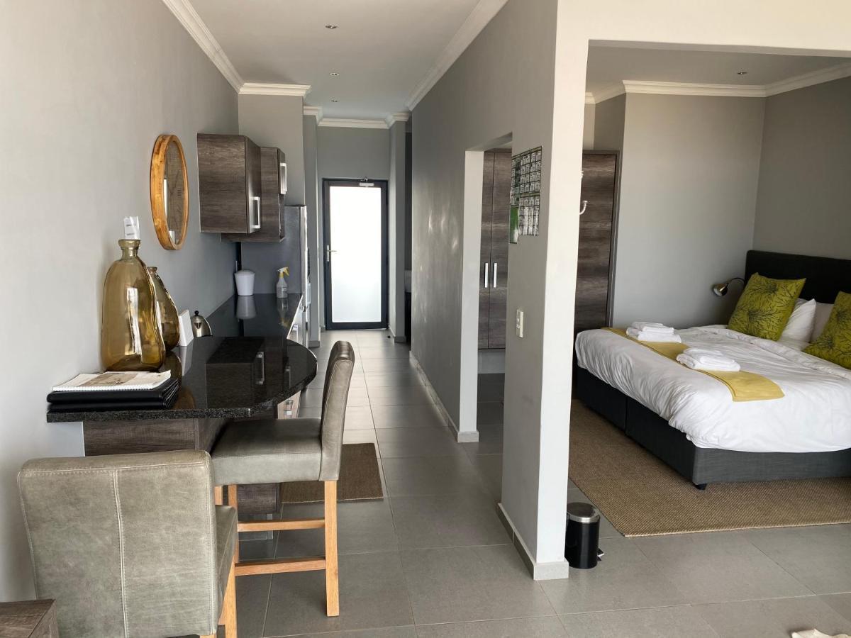 Apartment 32, Bay View Suites Langstrand ภายนอก รูปภาพ