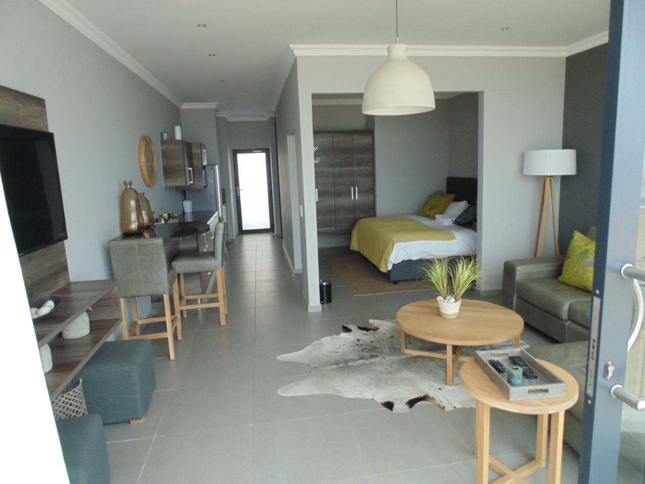 Apartment 32, Bay View Suites Langstrand ภายนอก รูปภาพ