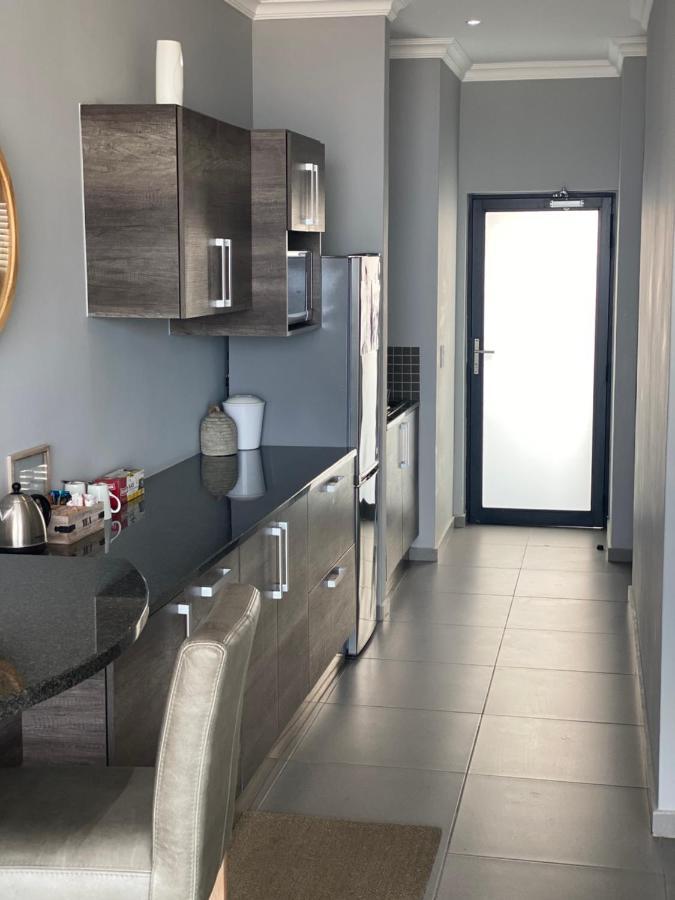 Apartment 32, Bay View Suites Langstrand ภายนอก รูปภาพ