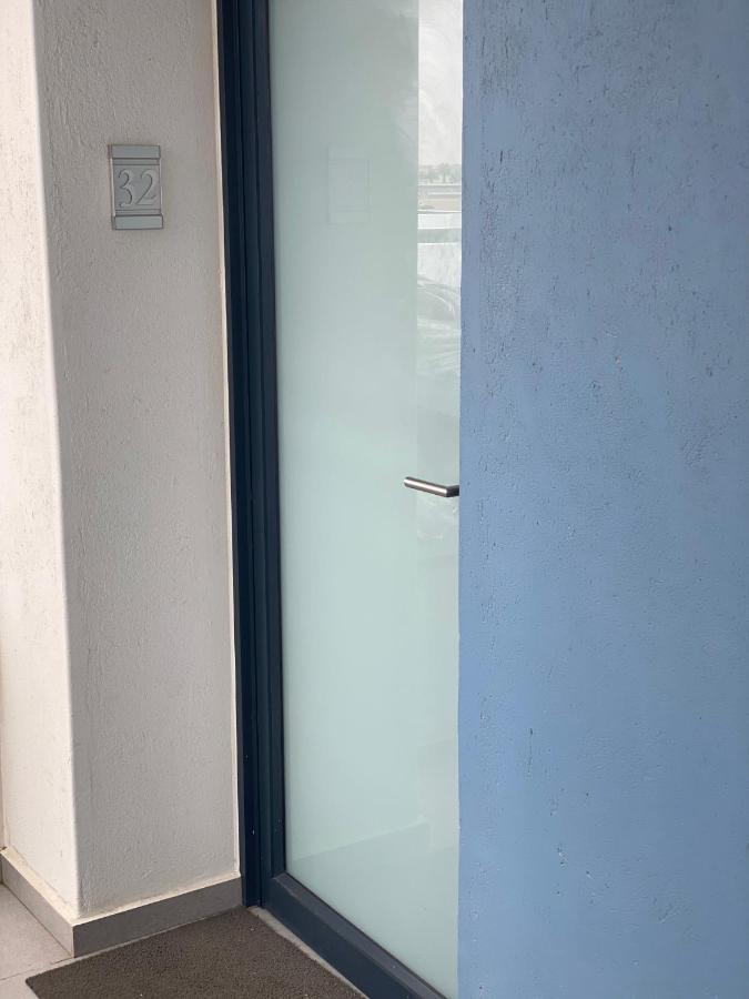 Apartment 32, Bay View Suites Langstrand ภายนอก รูปภาพ